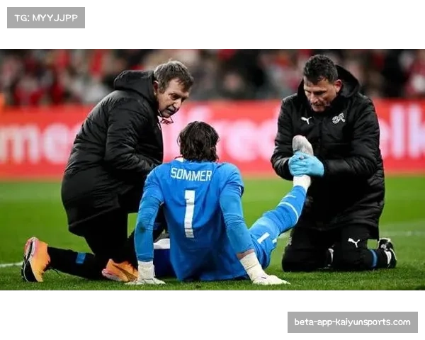 国米门将索默多次关键扑救 难阻球队后防漏洞频现